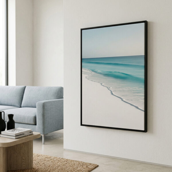Quadro praia e mar minimalista com oceano azul turquesa para decoração sofisticada